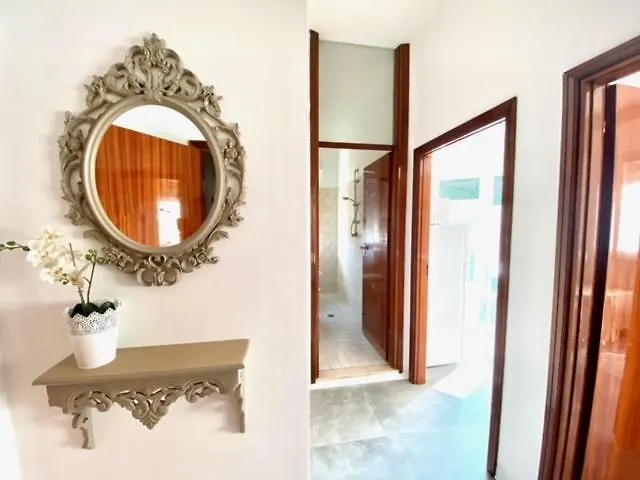 Frontespiaggia Apartment *