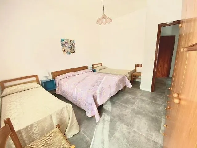 Frontespiaggia * تّشيرفييا