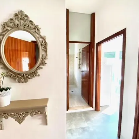 Frontespiaggia Apartment *