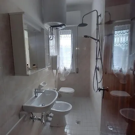 Frontespiaggia Apartment *