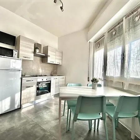 Frontespiaggia * チェルヴィア